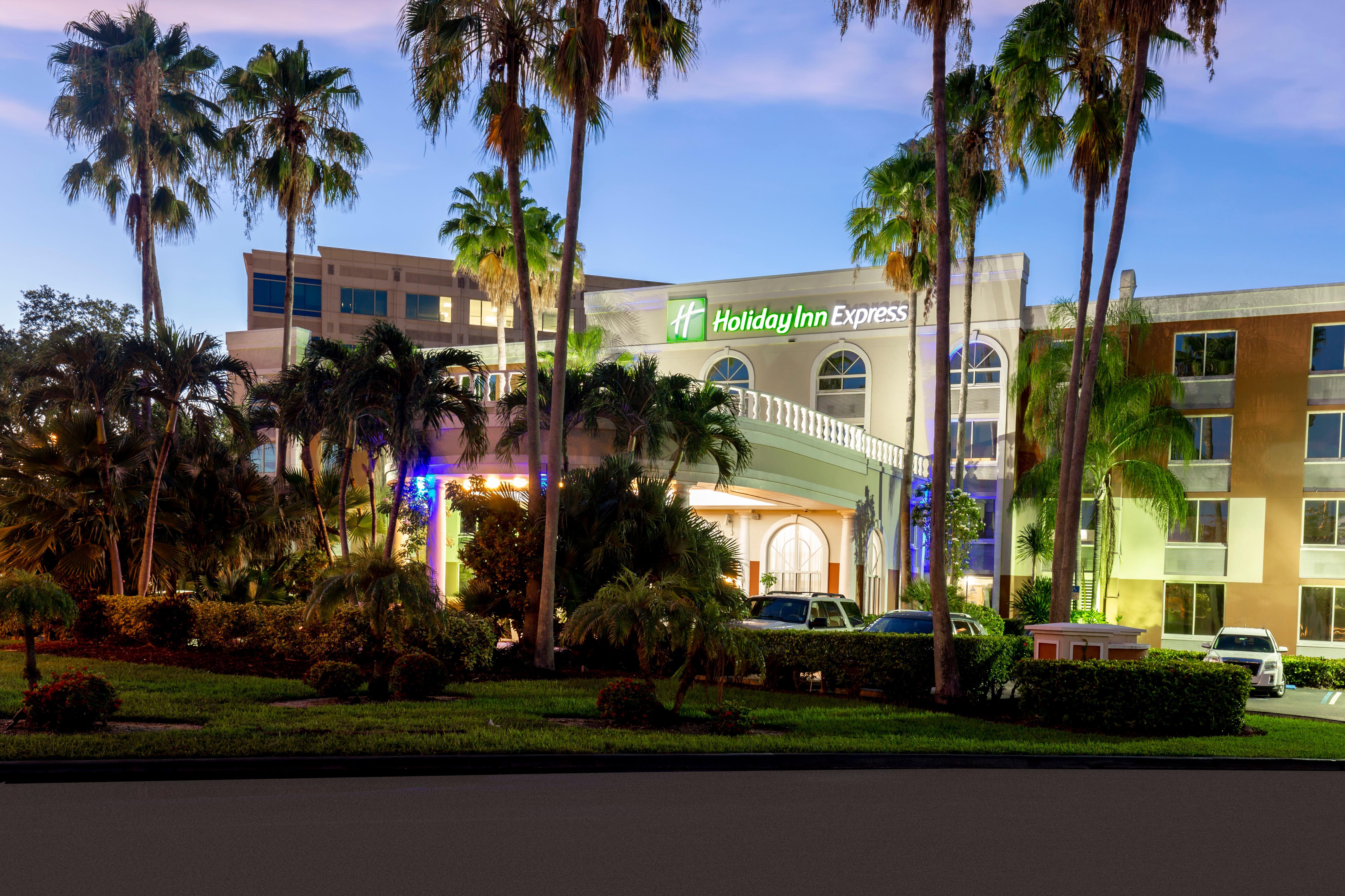 KHÁCH SẠN HOLIDAY INN EXPRESS MIAMI AIRPORT DORAL AREA, AN IHG HOTEL MIAMI,  FL 3* (Mỹ) - từ VND 2093023 | HOTELMIX